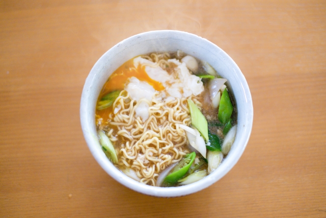 野菜たっぷり即席ラーメン