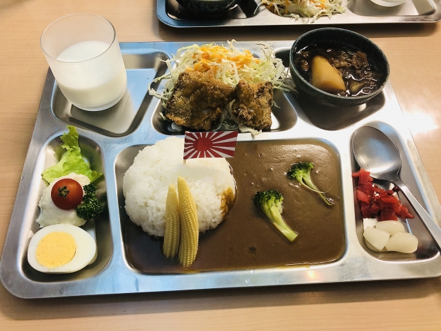 インドからイギリスに伝わるカレー