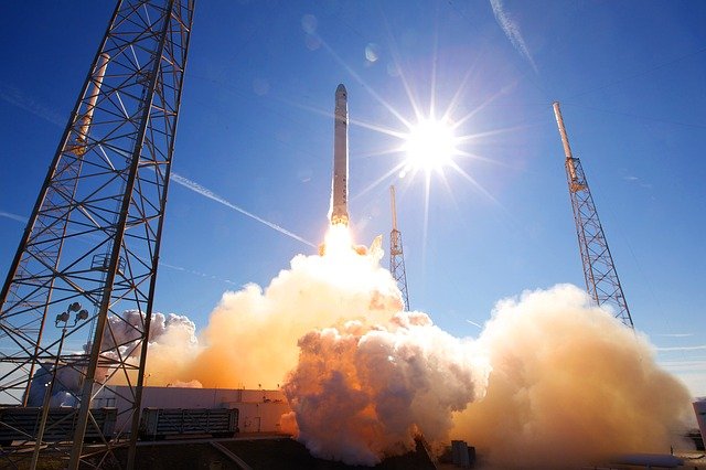 ロケット発射。近距離